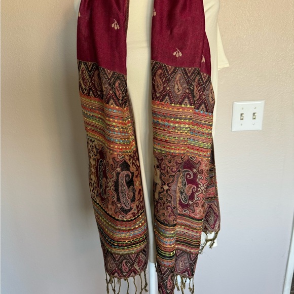 Patterned scarf - Picture 8 of 10